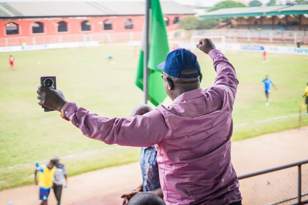 NPFL MD27: NASARAWA STATE COMMISSIONER FOR YOUTH AND SPORTS, HON. KWANTA, REWARDS GOALSCORER AGAINST ABIA WARRIORS WITH ONE HUNDRED AND FIFTY THOUSAND NAIRA.